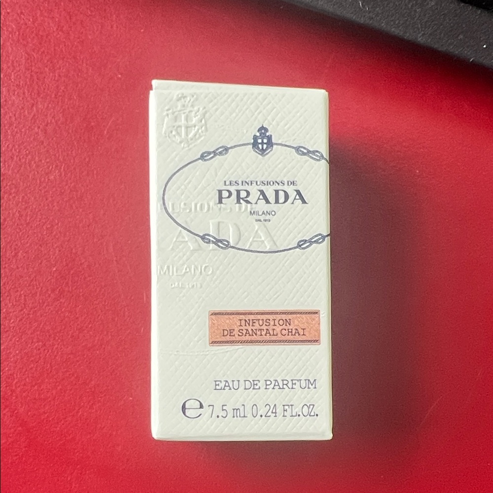 Prada Les Infusions de Santal Chai Eau de Parfum - Cream and Red